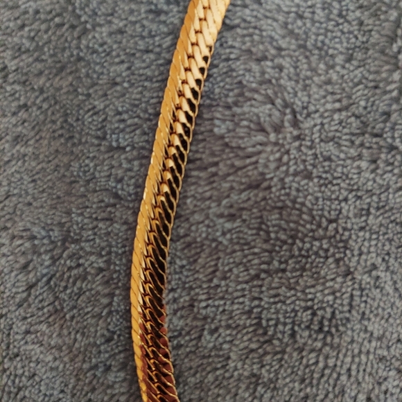 Herringbone 18k gold plated chain - Picture 3 of 3